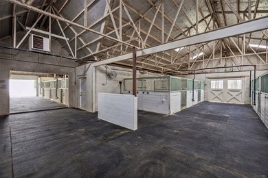 Private Equestrian Retreat in Butterfield Junction on 10 Acres - photo 34