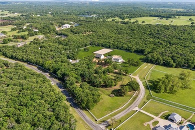 Private Equestrian Retreat in Butterfield Junction on 10 Acres - photo 38