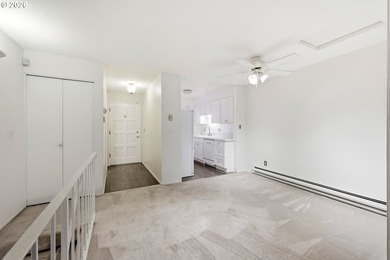 Historic Milwaukie Condo property sit on the Willamette River - photo 8