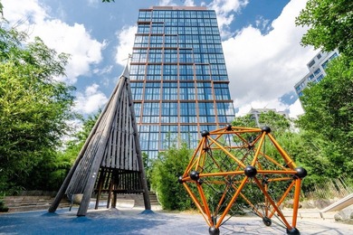 Residence 16B at Quay Tower offers exceptional waterfront living - photo 13