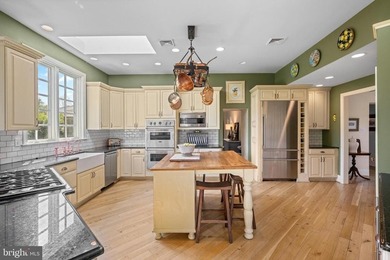Poised at the end of a picturesque, tree-lined lane, 1660 Hidden - photo 15