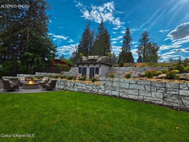 Welcome to the gated ''Estates at Waterstone'', where luxury - photo 16