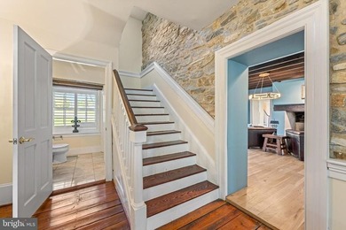 Poised at the end of a picturesque, tree-lined lane, 1660 Hidden - photo 20