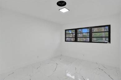 This single family home in Plantation Isles offers a practical - photo 20