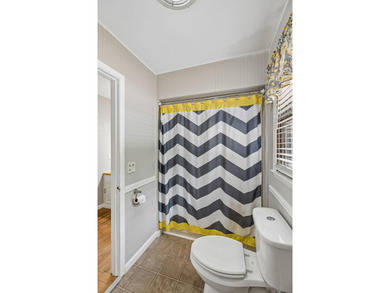 Spacious and versatile 4 bdr, 2.5 bath brick home situated on - photo 23