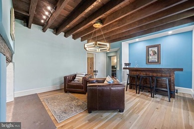 Poised at the end of a picturesque, tree-lined lane, 1660 Hidden - photo 24