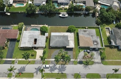 This single family home in Plantation Isles offers a practical - photo 27