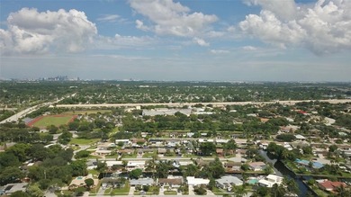 This single family home in Plantation Isles offers a practical - photo 28