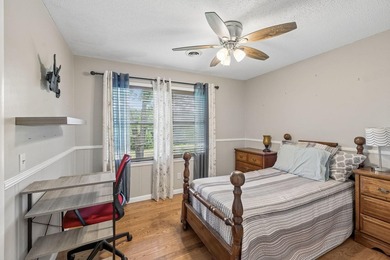 Spacious and versatile 4 bdr, 2.5 bath brick home situated on - photo 29