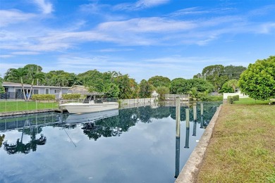 This single family home in Plantation Isles offers a practical - photo 31