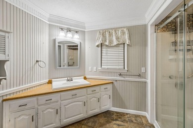 Spacious and versatile 4 bdr, 2.5 bath brick home situated on - photo 32