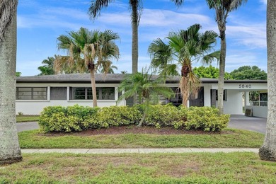 This single family home in Plantation Isles offers a practical - photo 32