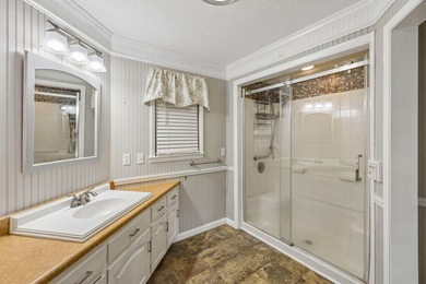 Spacious and versatile 4 bdr, 2.5 bath brick home situated on - photo 33