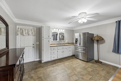 Spacious and versatile 4 bdr, 2.5 bath brick home situated on - photo 37
