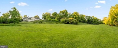 Poised at the end of a picturesque, tree-lined lane, 1660 Hidden - photo 39
