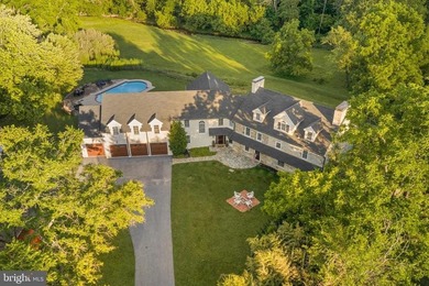 Poised at the end of a picturesque, tree-lined lane, 1660 Hidden - photo 42