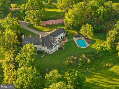 Poised at the end of a picturesque, tree-lined lane, 1660 Hidden - photo 44