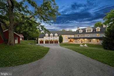 Poised at the end of a picturesque, tree-lined lane, 1660 Hidden - photo 45