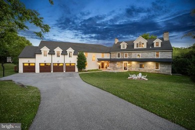 Poised at the end of a picturesque, tree-lined lane, 1660 Hidden - photo 48