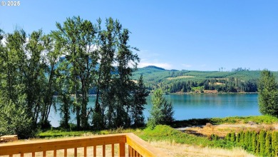 Lake Home For Sale in Lowell, Oregon