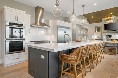 This home is a breathtaking mountain contemporary masterpiece - photo 9