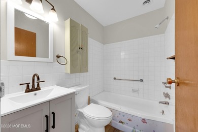 This charming one-bedroom, one-bath residence offers a spacious - photo 23
