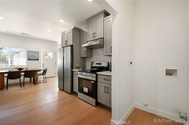 Incredible opportunity to own 2 Homes on One Lot in Santa Ana - photo 5