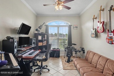 Beautiful home in the desirable Riverwalk Subdivision featuring - photo 18