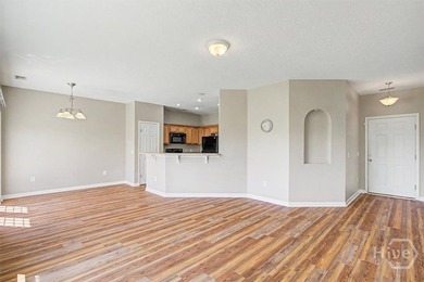 Charming 3 bed, 2 bathroom home in Live Oak Subdivision - photo 3