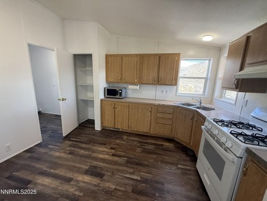 Turn-key home on top of the world with panoramic views! Enjoy - photo 6