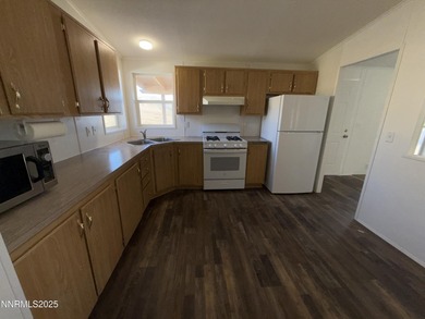 Turn-key home on top of the world with panoramic views! Enjoy - photo 8