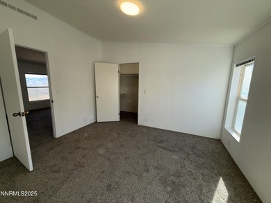 Turn-key home on top of the world with panoramic views! Enjoy - photo 10