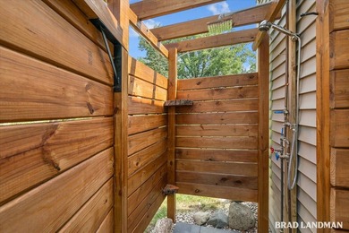 This 2 bedroom home has deeded access to Big Lake, just across - photo 18