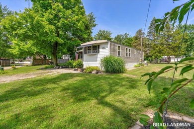 This 2 bedroom home has deeded access to Big Lake, just across - photo 20