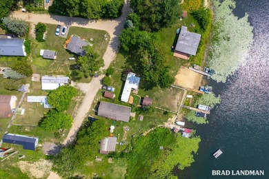 This 2 bedroom home has deeded access to Big Lake, just across - photo 26