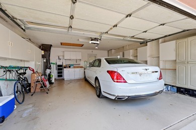 Welcoming double-door entry and open layout Bright kitchen - photo 28