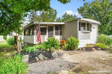 This 2 bedroom home has deeded access to Big Lake, just across - photo 29