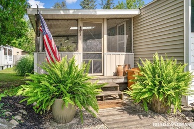 This 2 bedroom home has deeded access to Big Lake, just across - photo 30