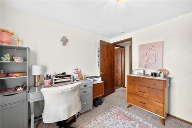Welcome to this well-maintained 3-bedroom multi-level home - photo 32