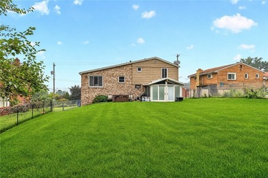 Welcome to this well-maintained 3-bedroom multi-level home - photo 36