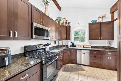 Welcome to this well-maintained 3-bedroom multi-level home - photo 45