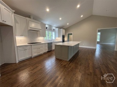 Stunningly renovated golf course home in the highly sought-after - photo 7