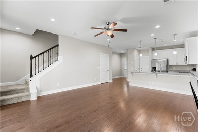Say hello to this charming town home located in the Buckhead - photo 4