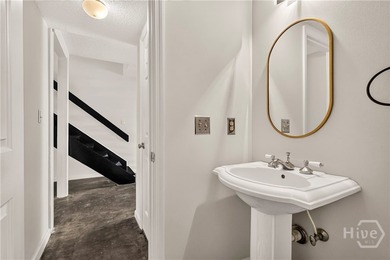 Tucked into the heart of Midtown Savannah, this 2 bed, 2.5 bath - photo 8