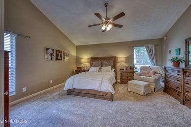 ONE LEVEL LIVING. Welcome to this beautifully maintained home - photo 13
