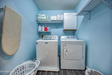 ONE LEVEL LIVING. Welcome to this beautifully maintained home - photo 16