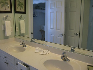 This is a terrific Buy on Okaloosa Island. The only Four Bedroom - photo 24