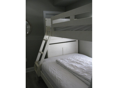 This is a terrific Buy on Okaloosa Island. The only Four Bedroom - photo 31
