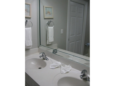This is a terrific Buy on Okaloosa Island. The only Four Bedroom - photo 33