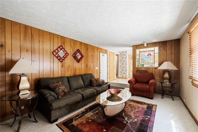 Welcome to this beautifully maintained 3-bedroom, 1.5-bath - photo 12